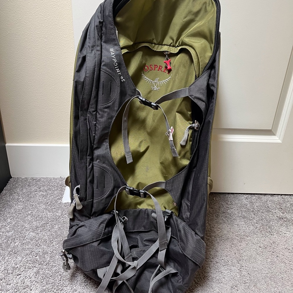 Osprey waypoint 85L duffle backpack hiking camping outdoors